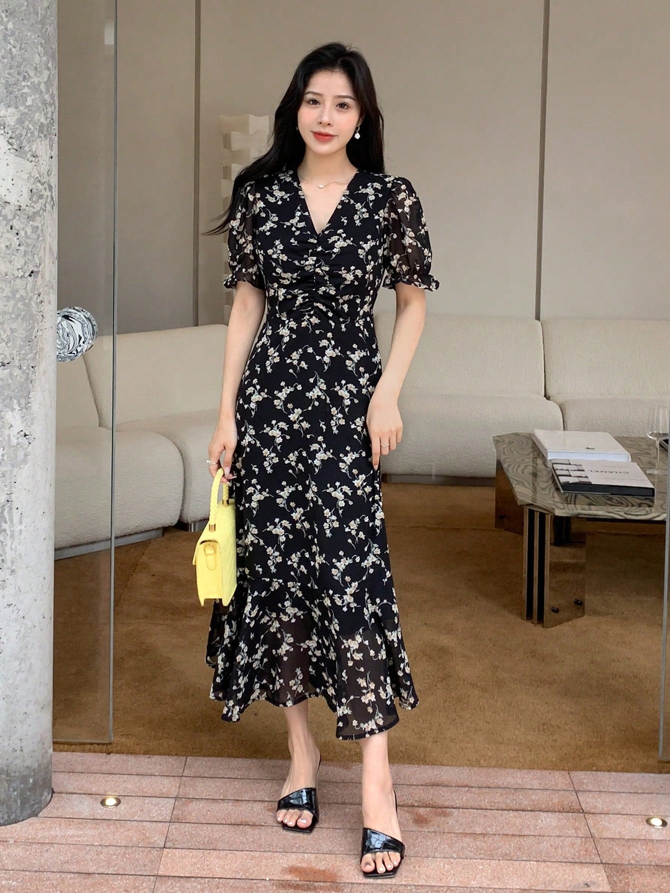 Classic White Floral Print  Charm Black Midi Dress