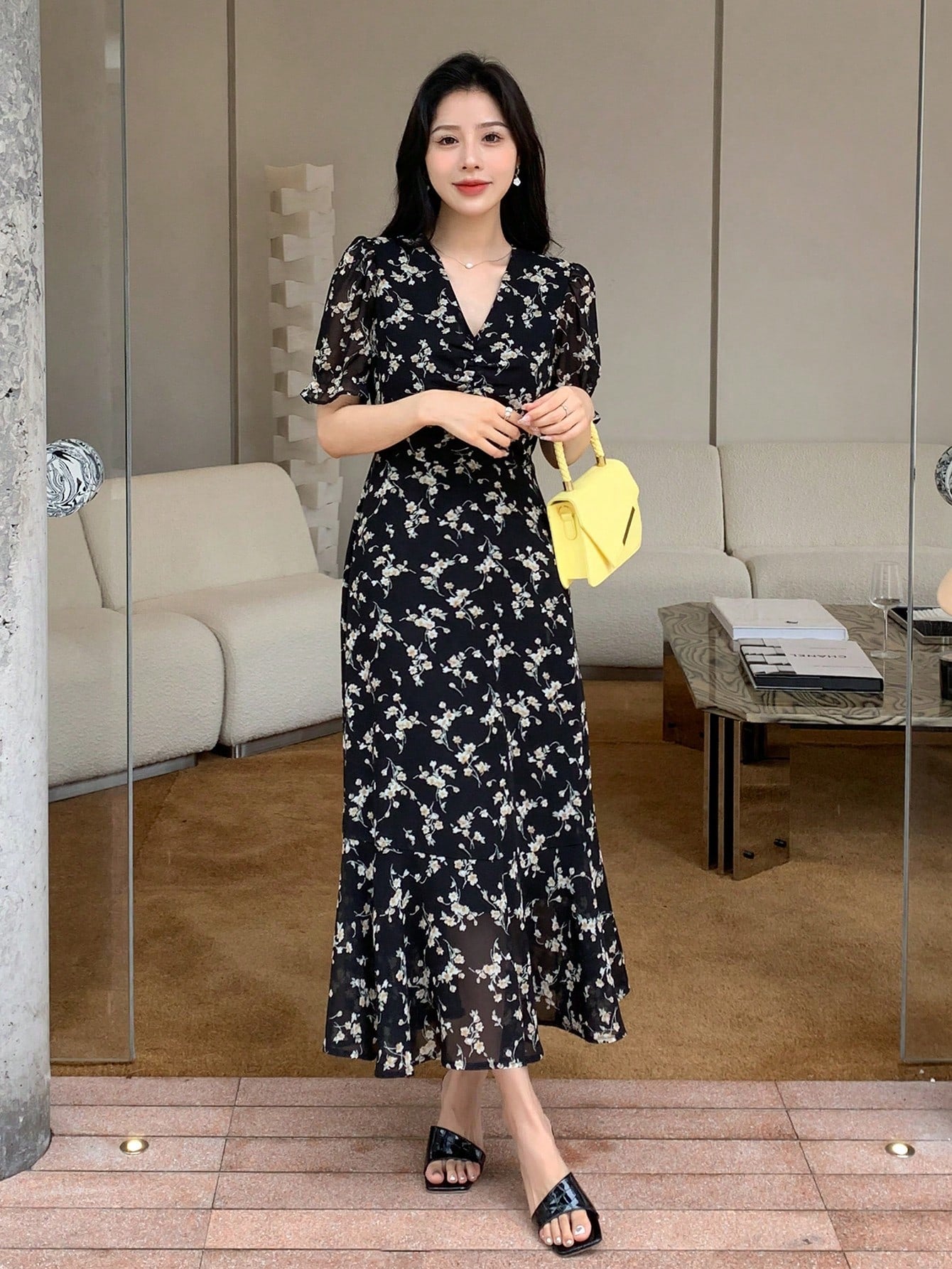 Classic White Floral Print  Charm Black Midi Dress