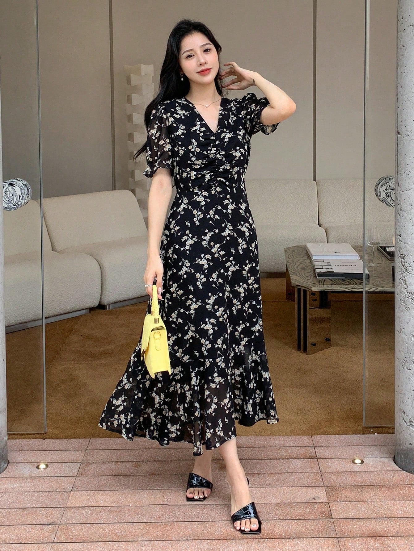 Classic White Floral Print  Charm Black Midi Dress