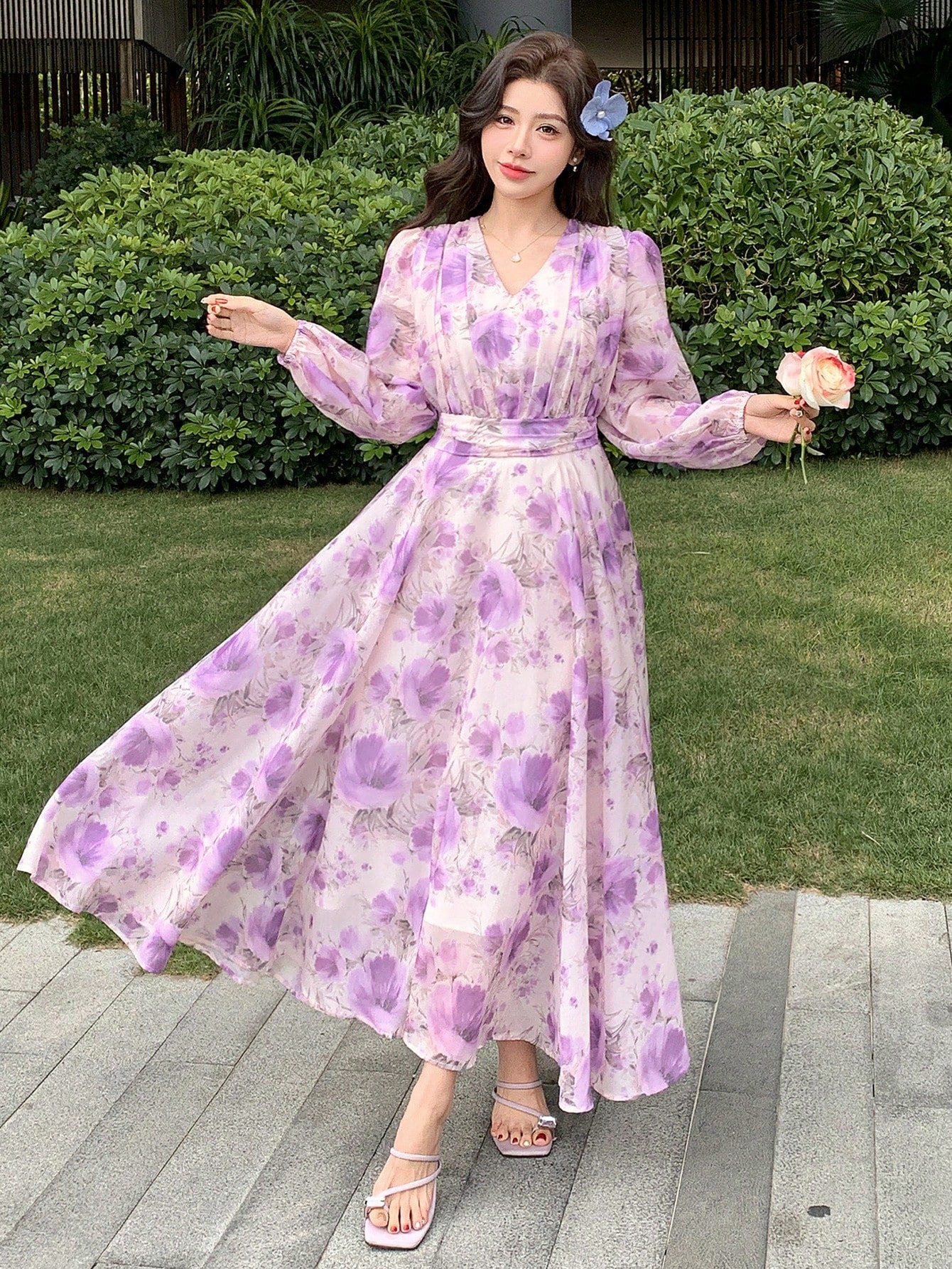 Large, soft watercolor-style floral Lightweight, breathable