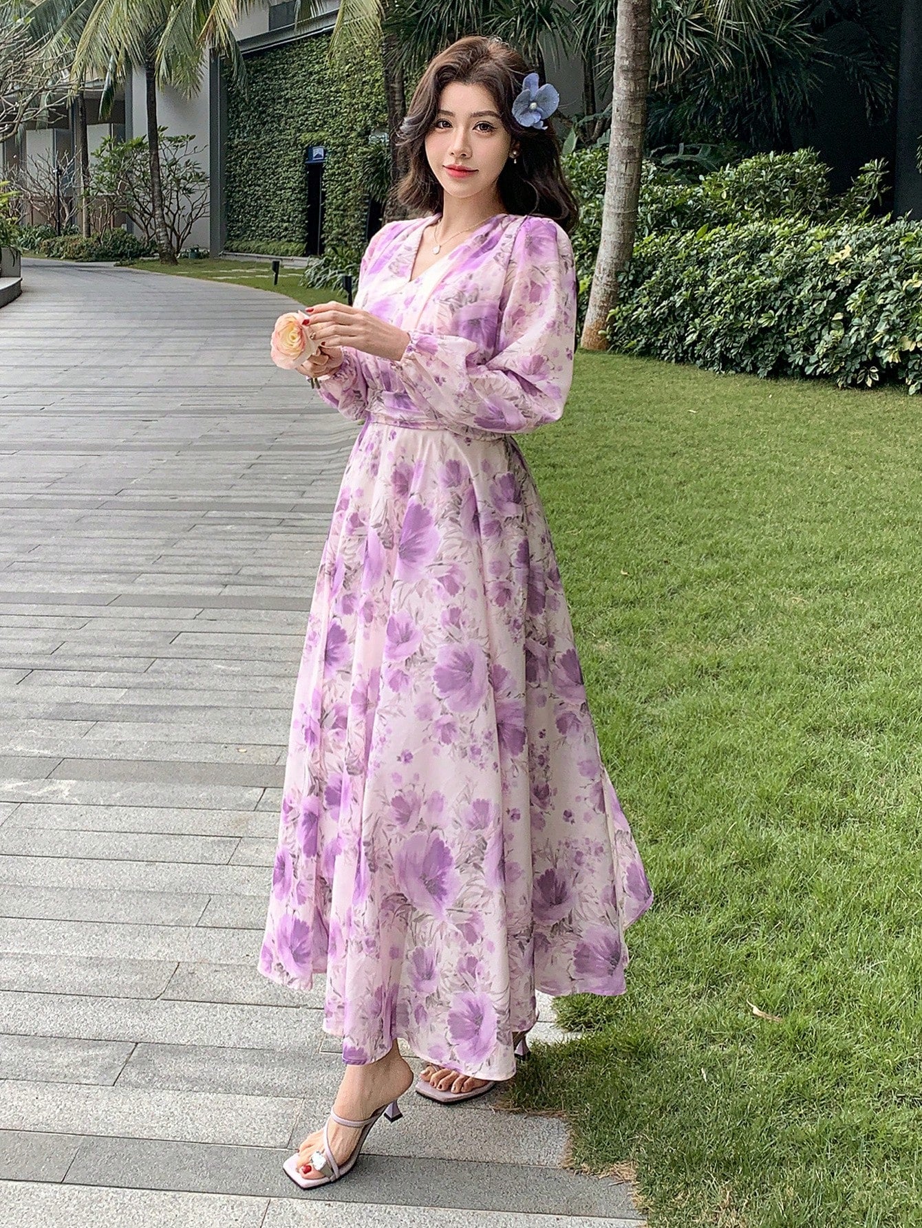 Large, soft watercolor-style floral Lightweight, breathable