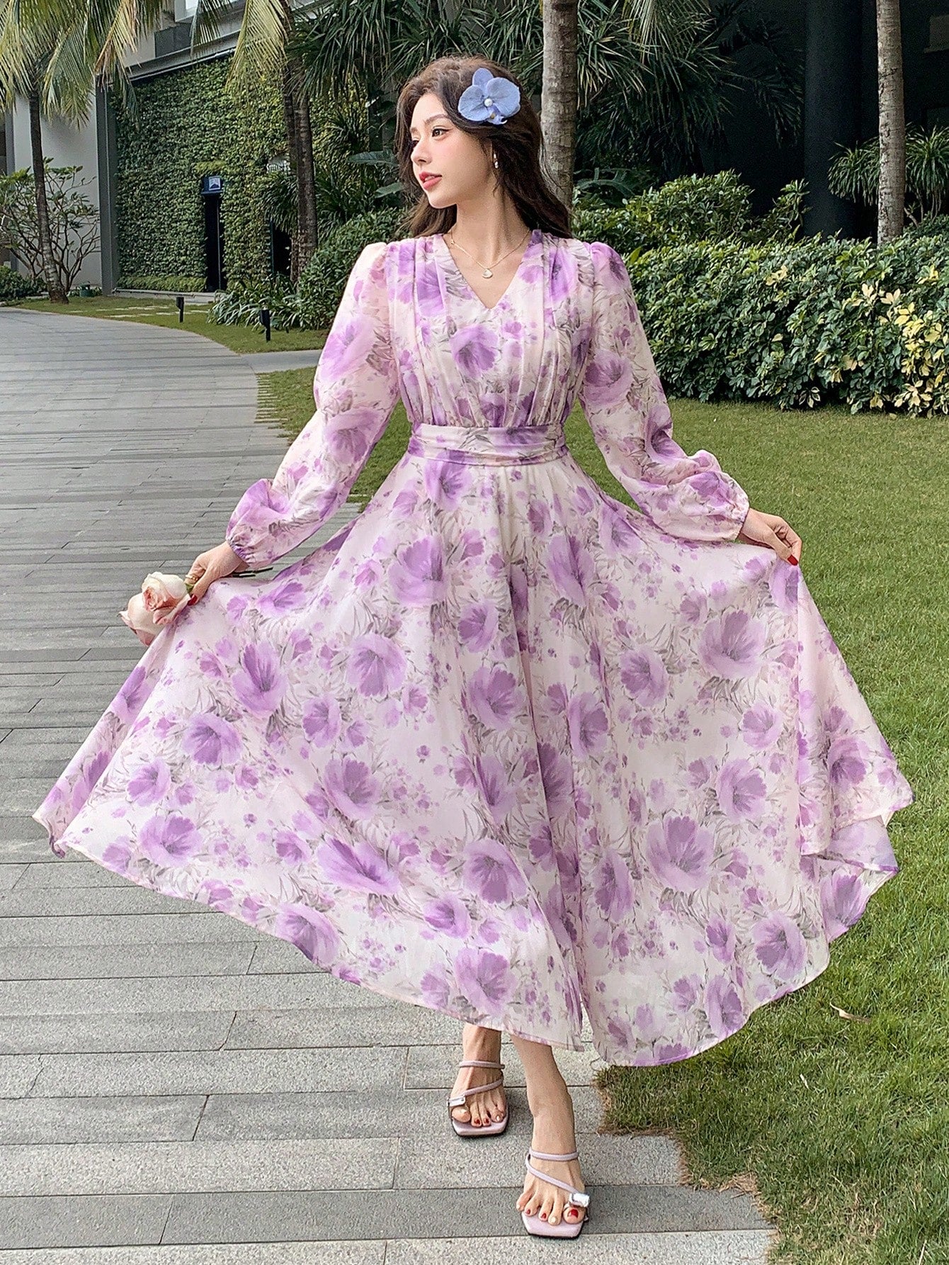 Large, soft watercolor-style floral Lightweight, breathable