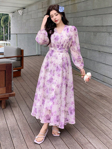 Large, soft watercolor-style floral Lightweight, breathable