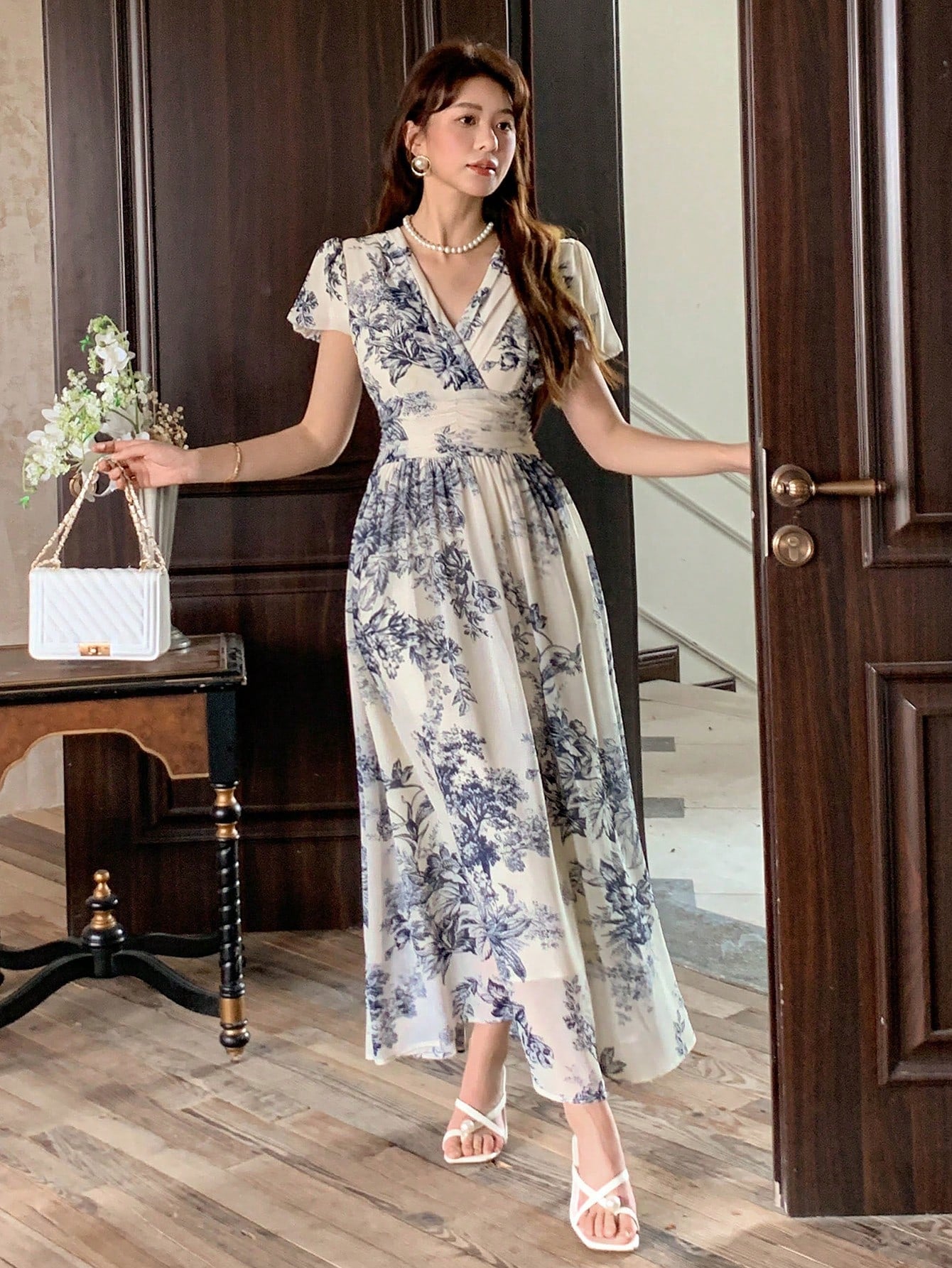 Beautiful Off-White Navy Blue Floral