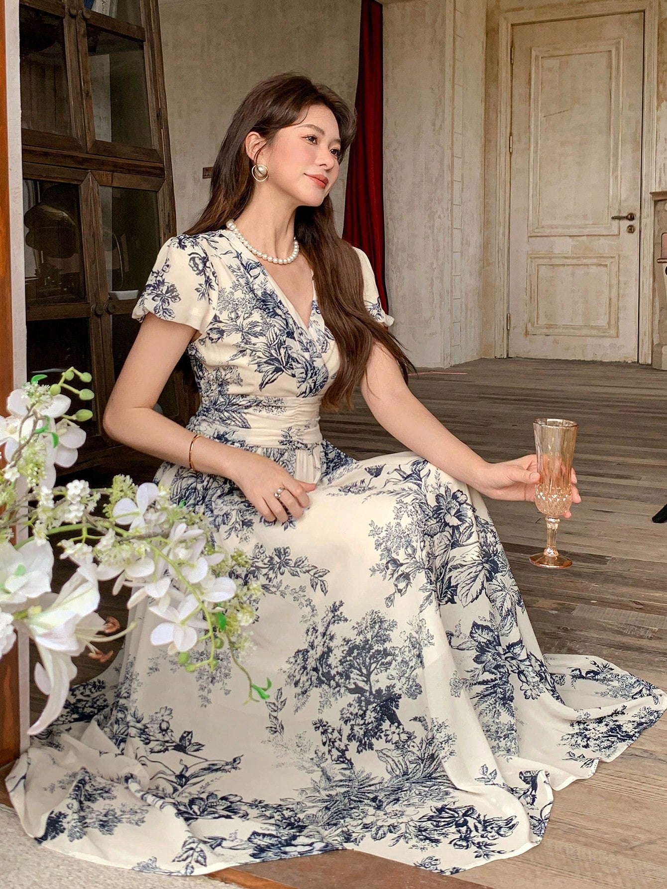 Beautiful Off-White Navy Blue Floral