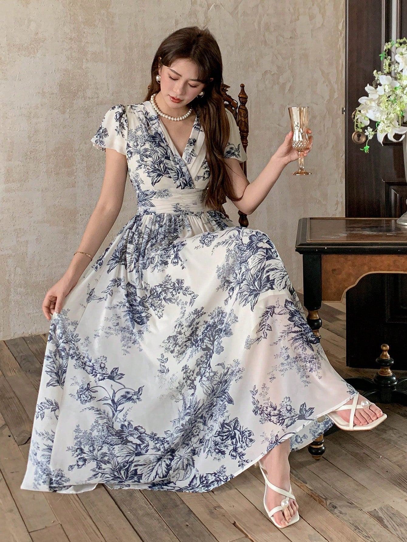 Beautiful Off-White Navy Blue Floral