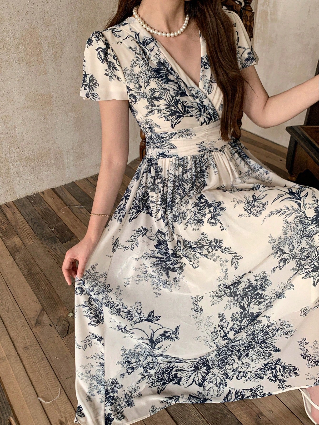 Beautiful Off-White Navy Blue Floral