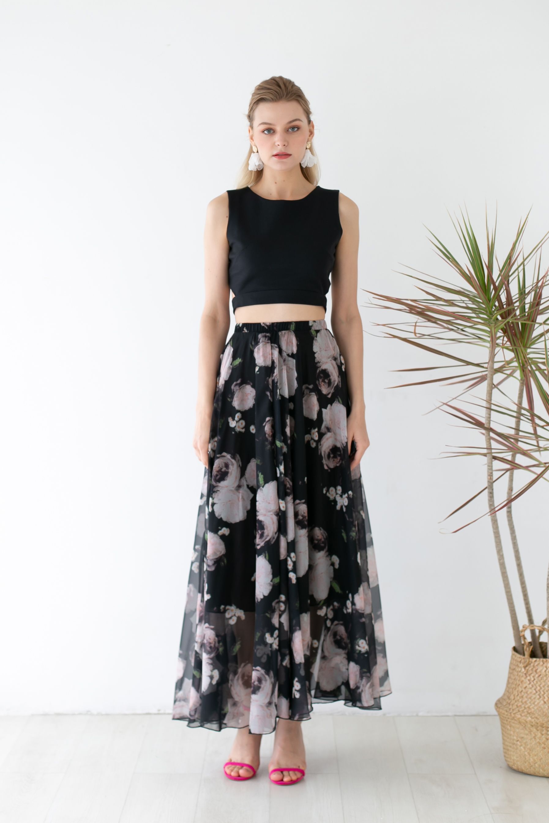 Vintage Rose Print Chiffon Maxi Skirt in Black