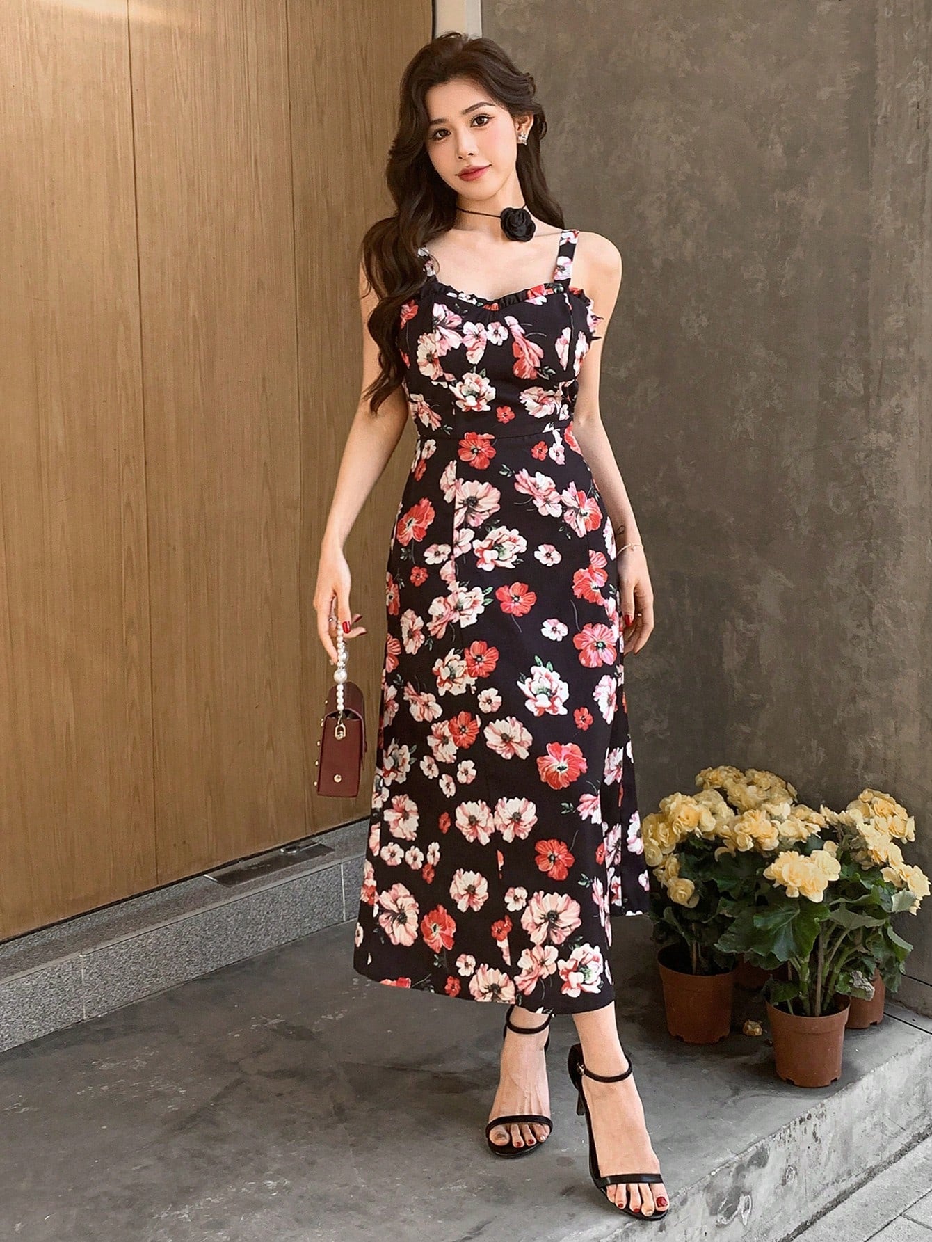 Black Floral Sleeveless Midi Dress with Chic Summer Fashion