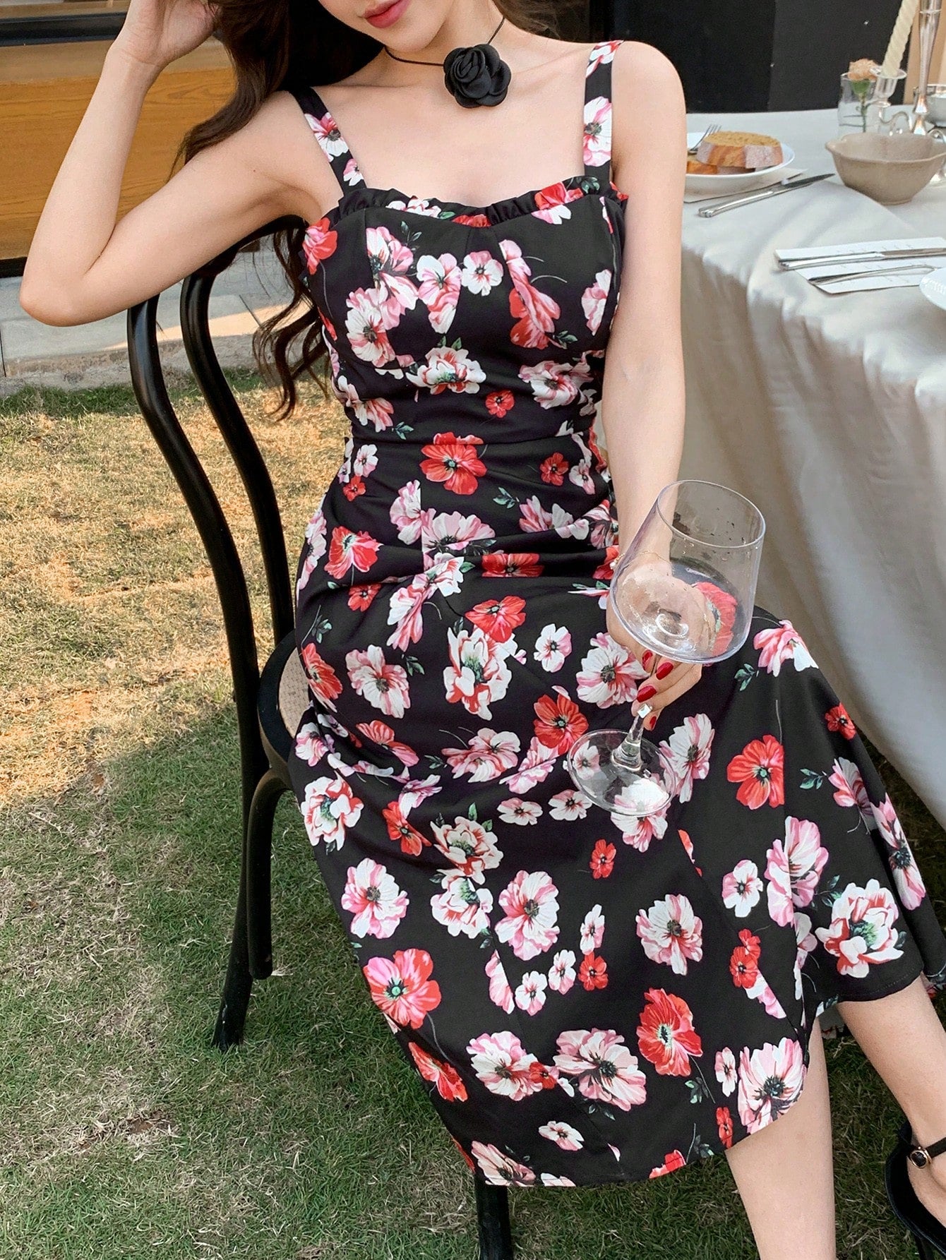 Black Floral Sleeveless Midi Dress with Chic Summer Fashion