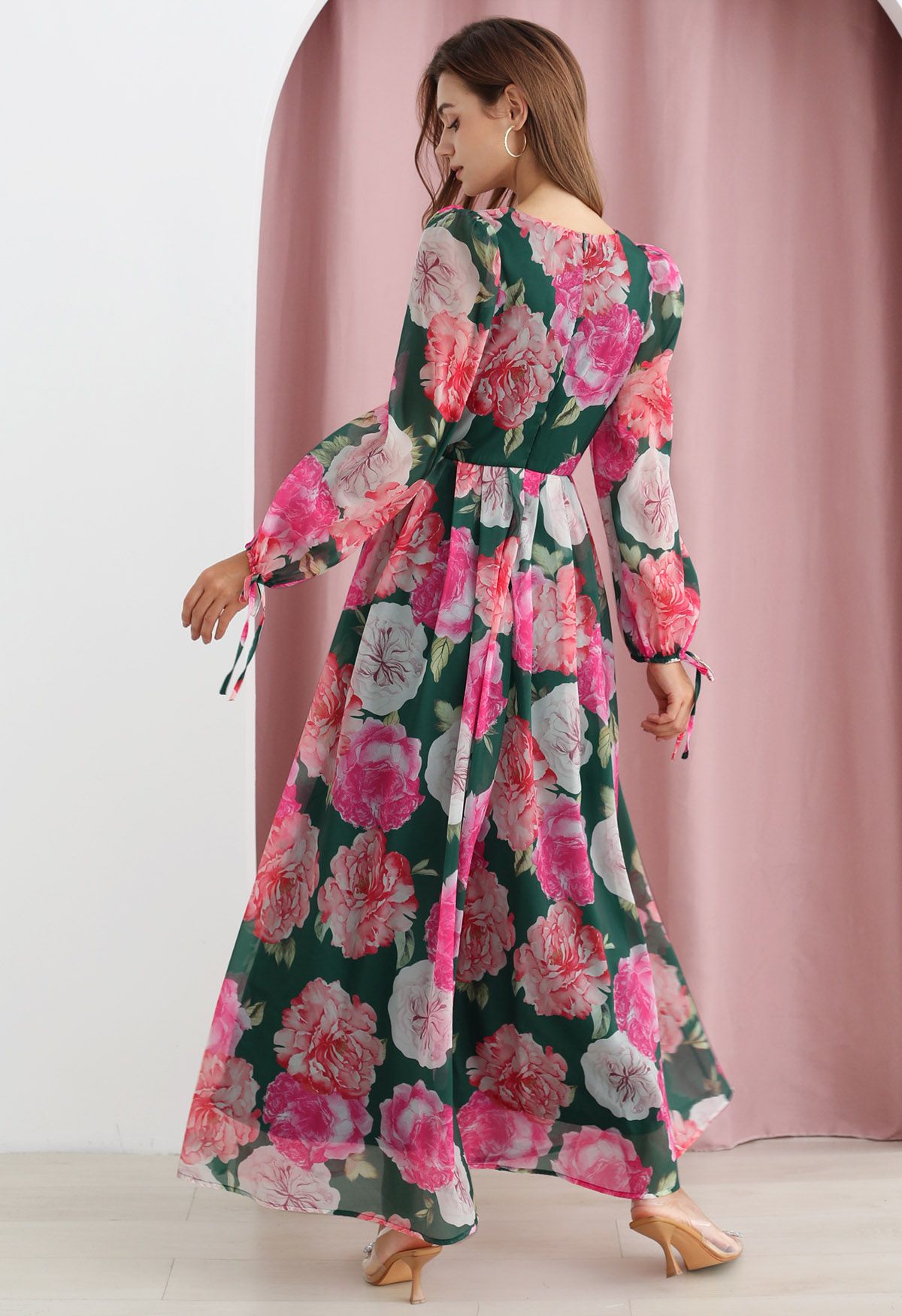 Emerald Rose Garden V-Neck Floral Printed Dress with Long Sleeves for Women