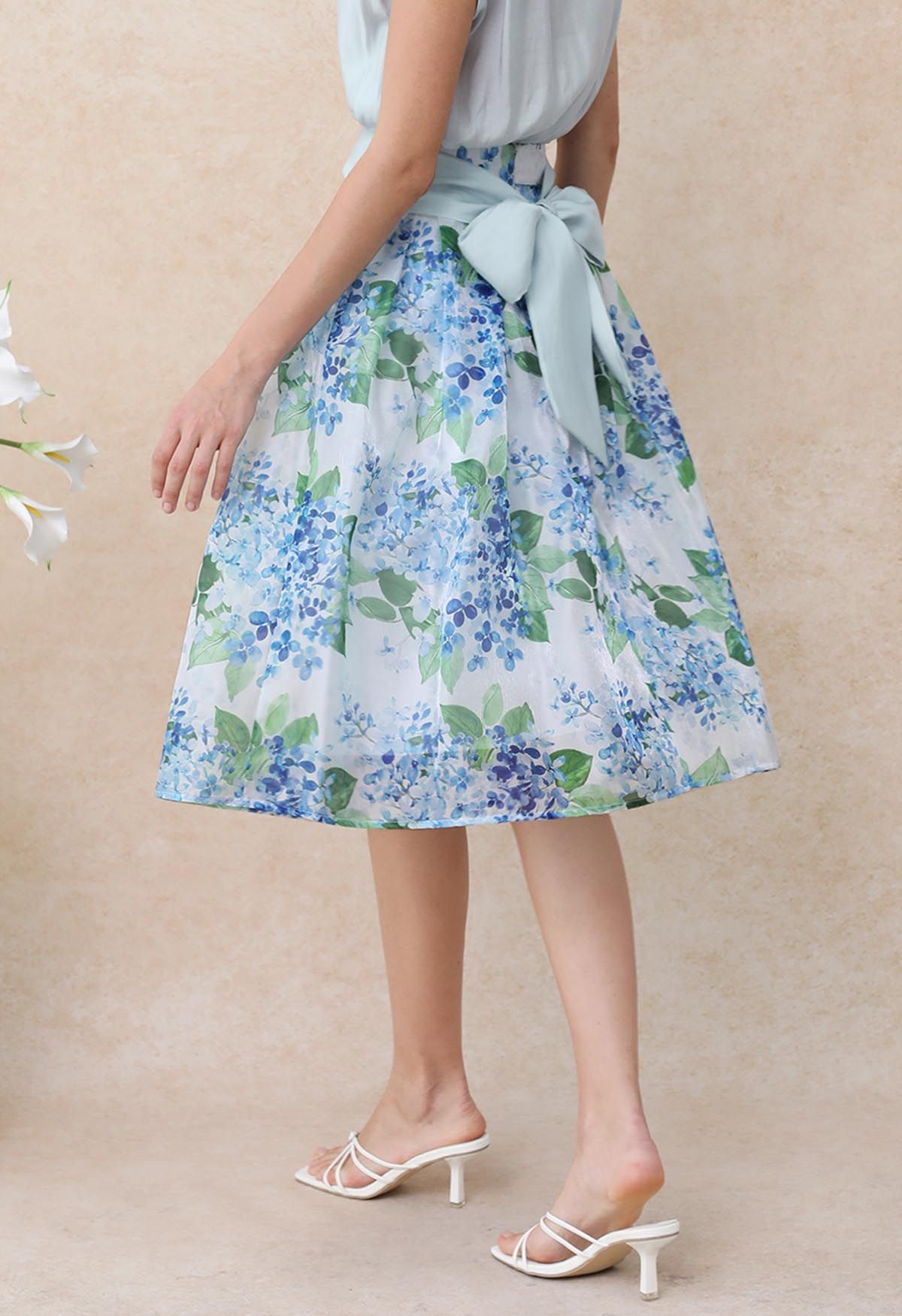 Elegant Women’s White & Blue Floral Print Midi Skirt with Structured High Waist  Soft Flowing ALine Silhouette for Casual, Office & Occasion Wear