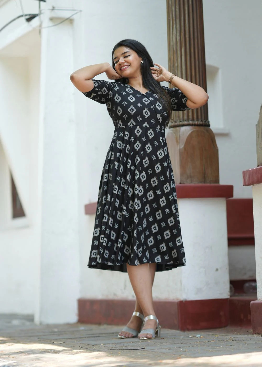 Beautiful Black And Grey Ethnic Print Dress