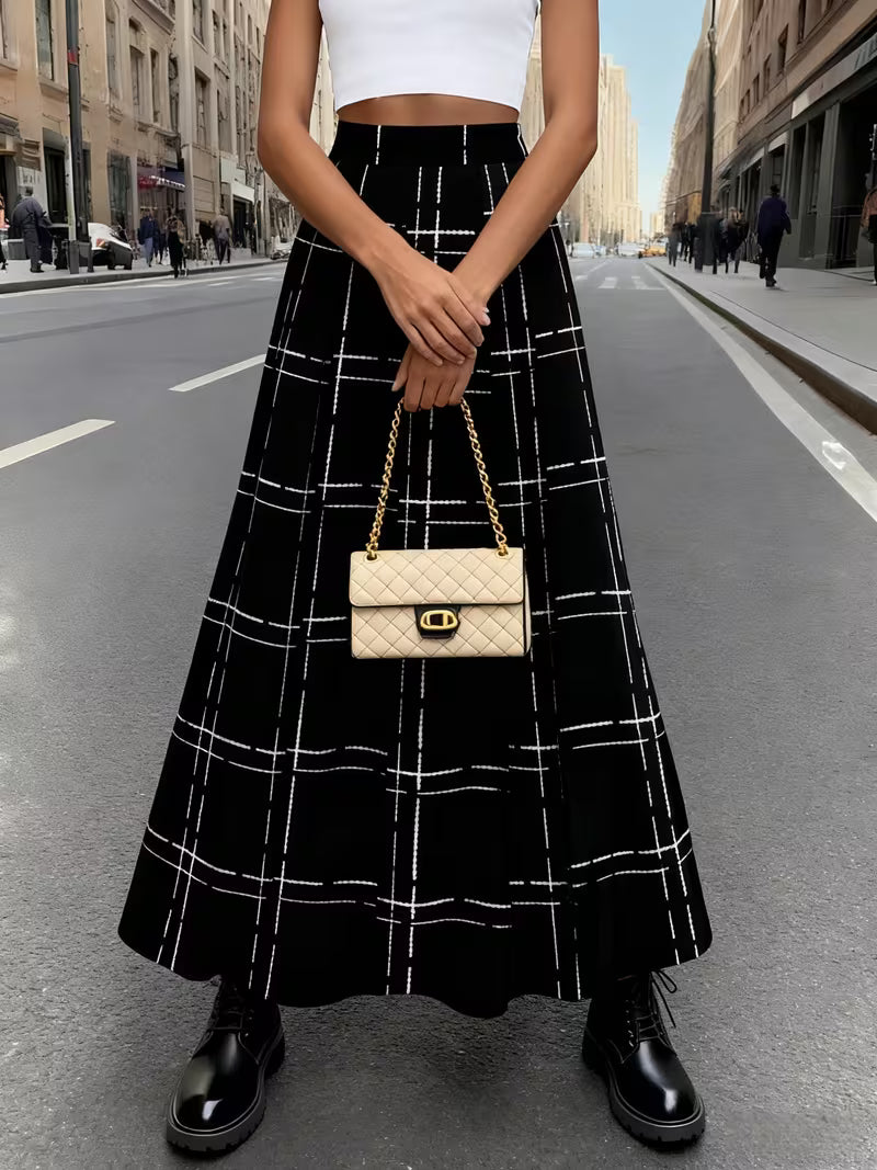 Elegant Monochrome Check Flared Skirt Lightweight Fabric with Feminine Flair and Sophisticated Charm