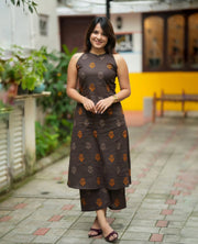 Inspired by Indian flora, this printed set brings warmth and grace to everyday dressing."
