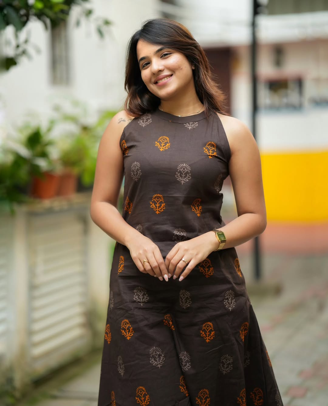 Inspired by Indian flora, this printed set brings warmth and grace to everyday dressing."