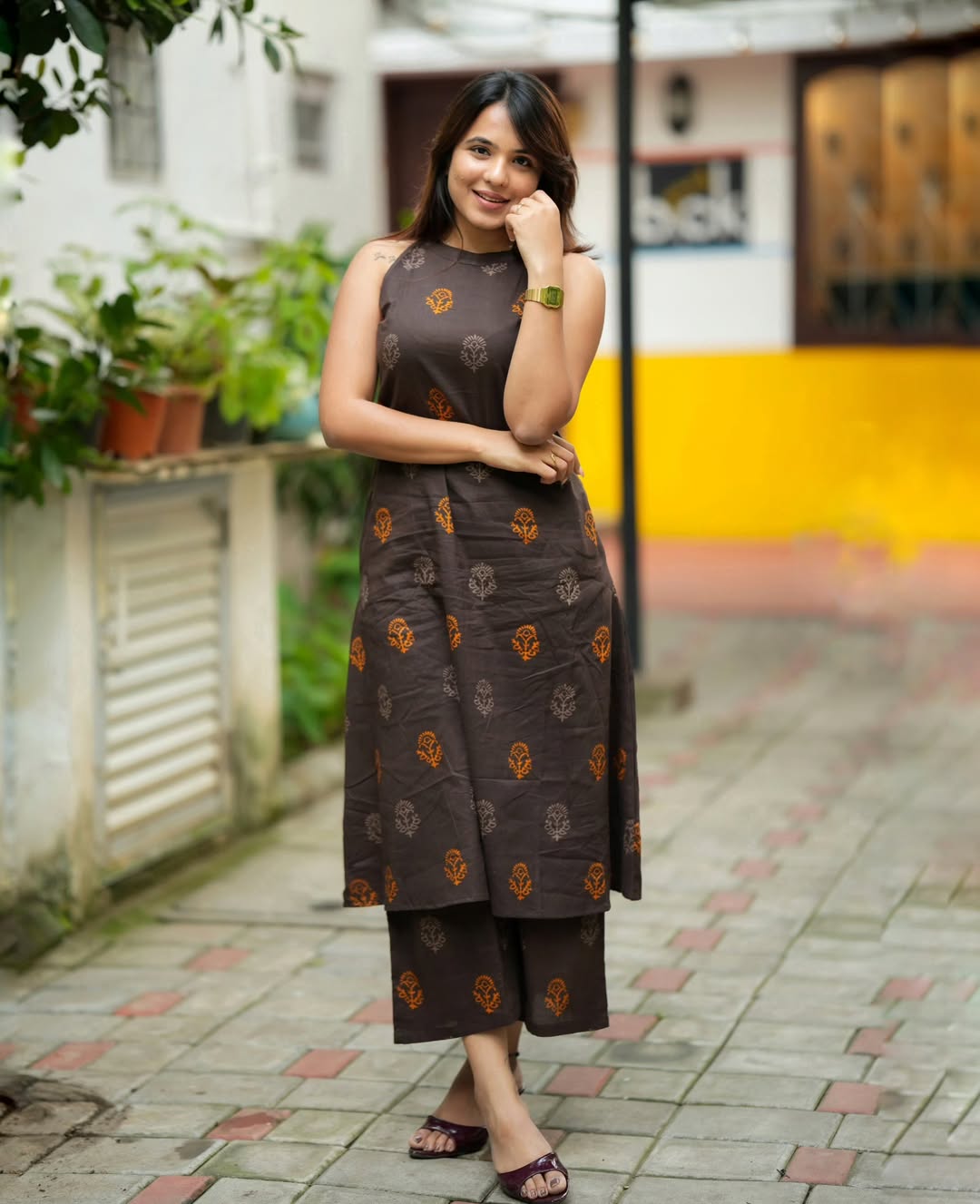 Inspired by Indian flora, this printed set brings warmth and grace to everyday dressing."