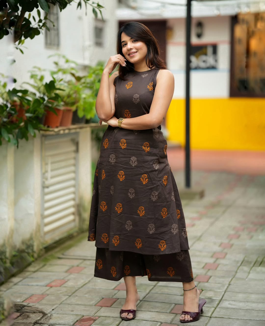 Inspired by Indian flora, this printed set brings warmth and grace to everyday dressing."