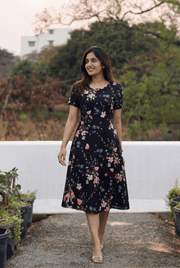 For the woman who loves dark tones with a touch of nature