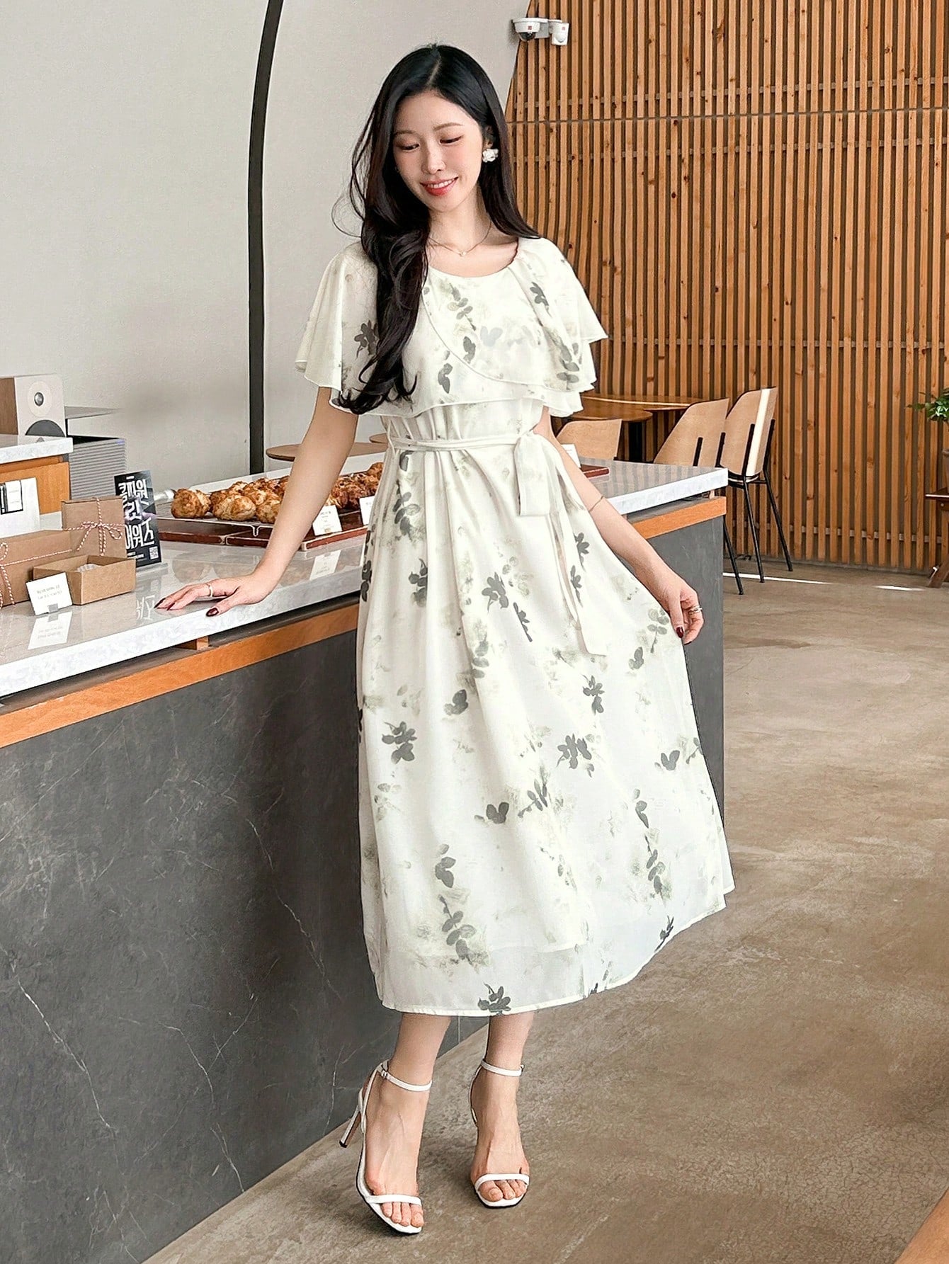 White Minimal Floral Midi Dress with Casual Elegant Style