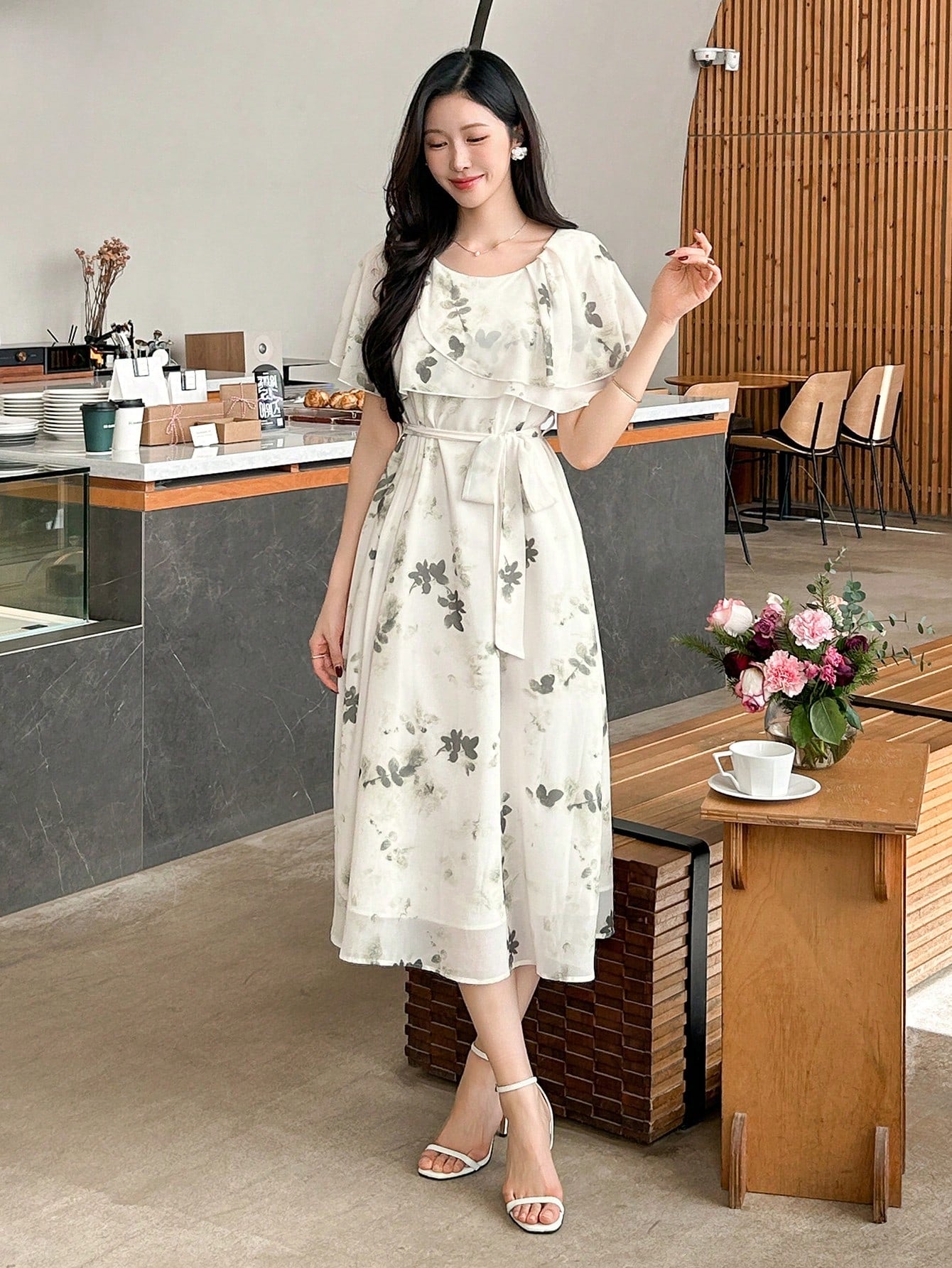 White Minimal Floral Midi Dress with Casual Elegant Style