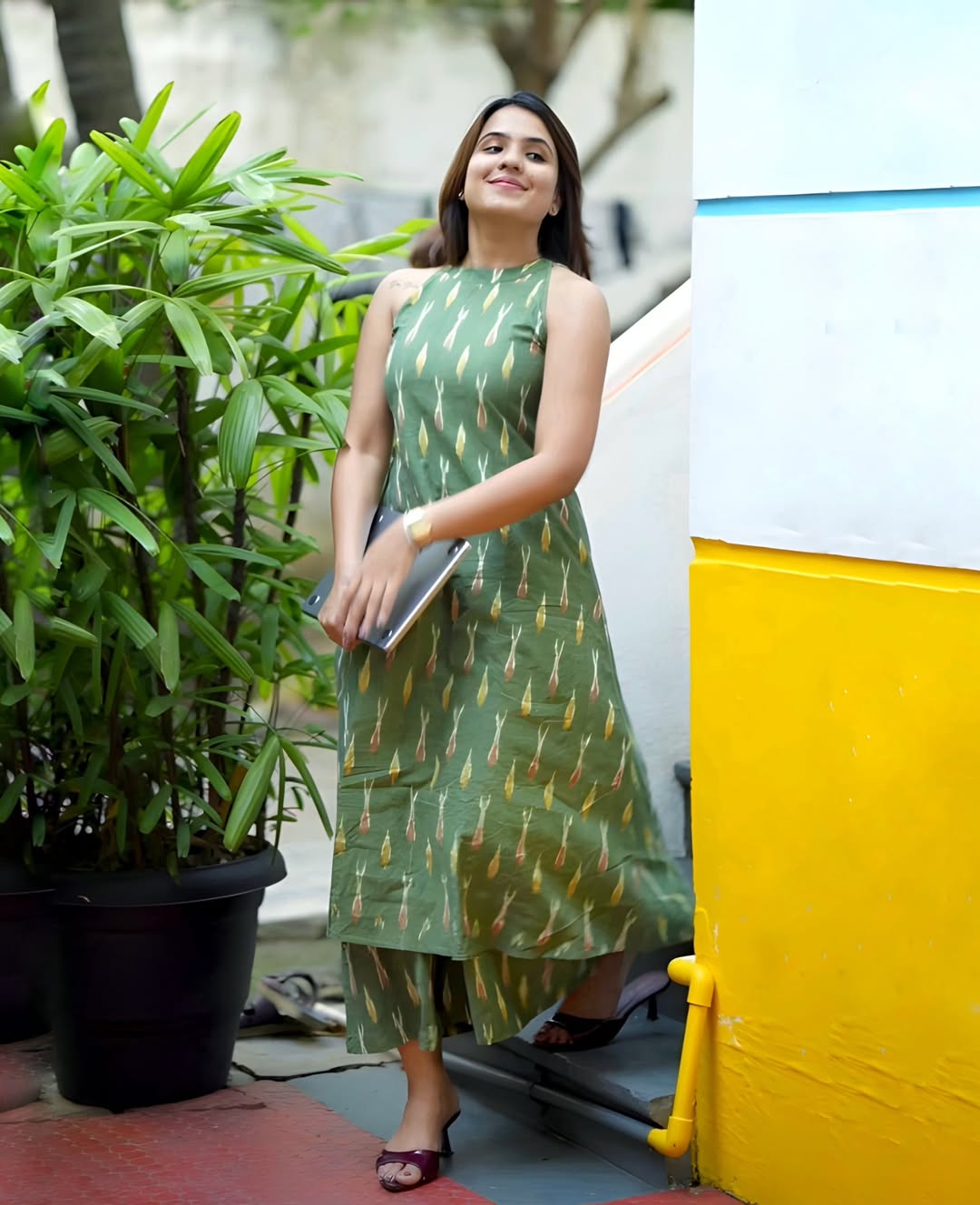 The Tejasvi Tara kurti set  Parrot Green