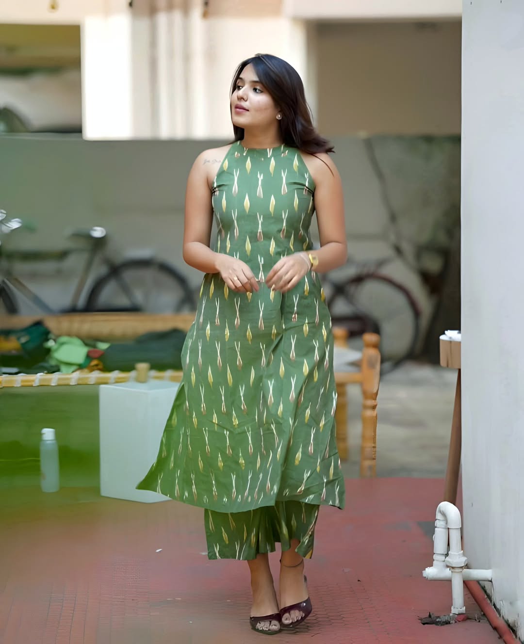 The Tejasvi Tara kurti set  Parrot Green