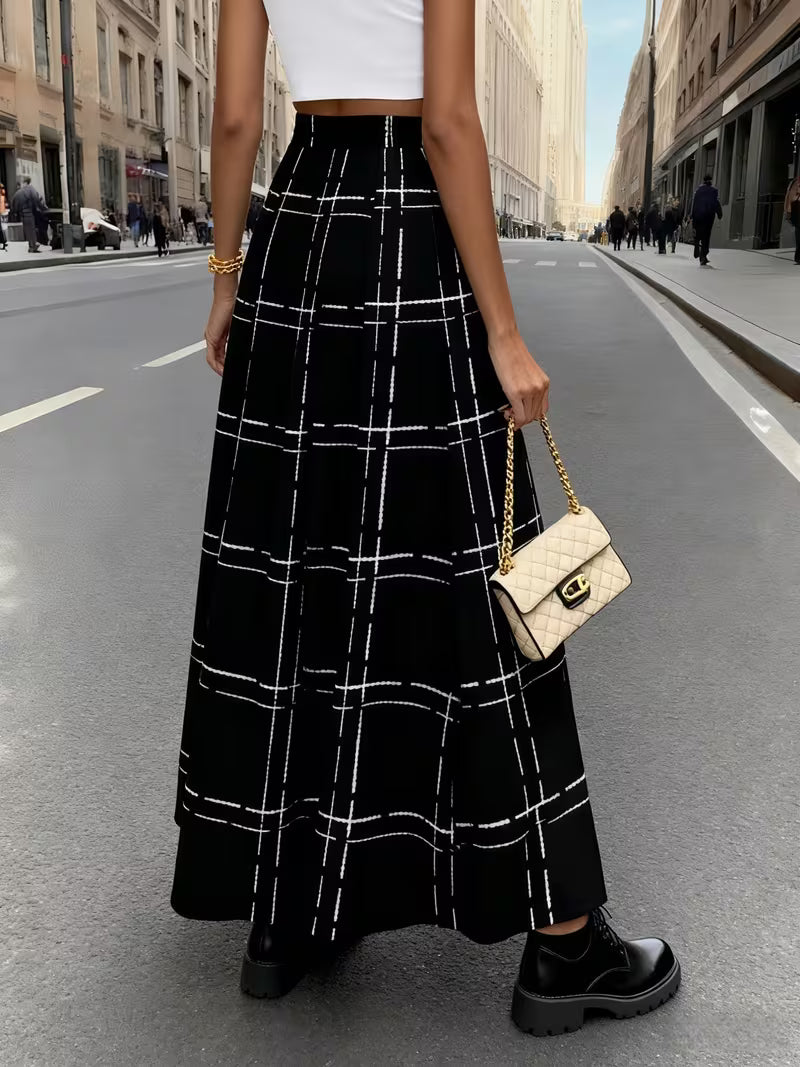 Elegant Monochrome Check Flared Skirt Lightweight Fabric with Feminine Flair and Sophisticated Charm