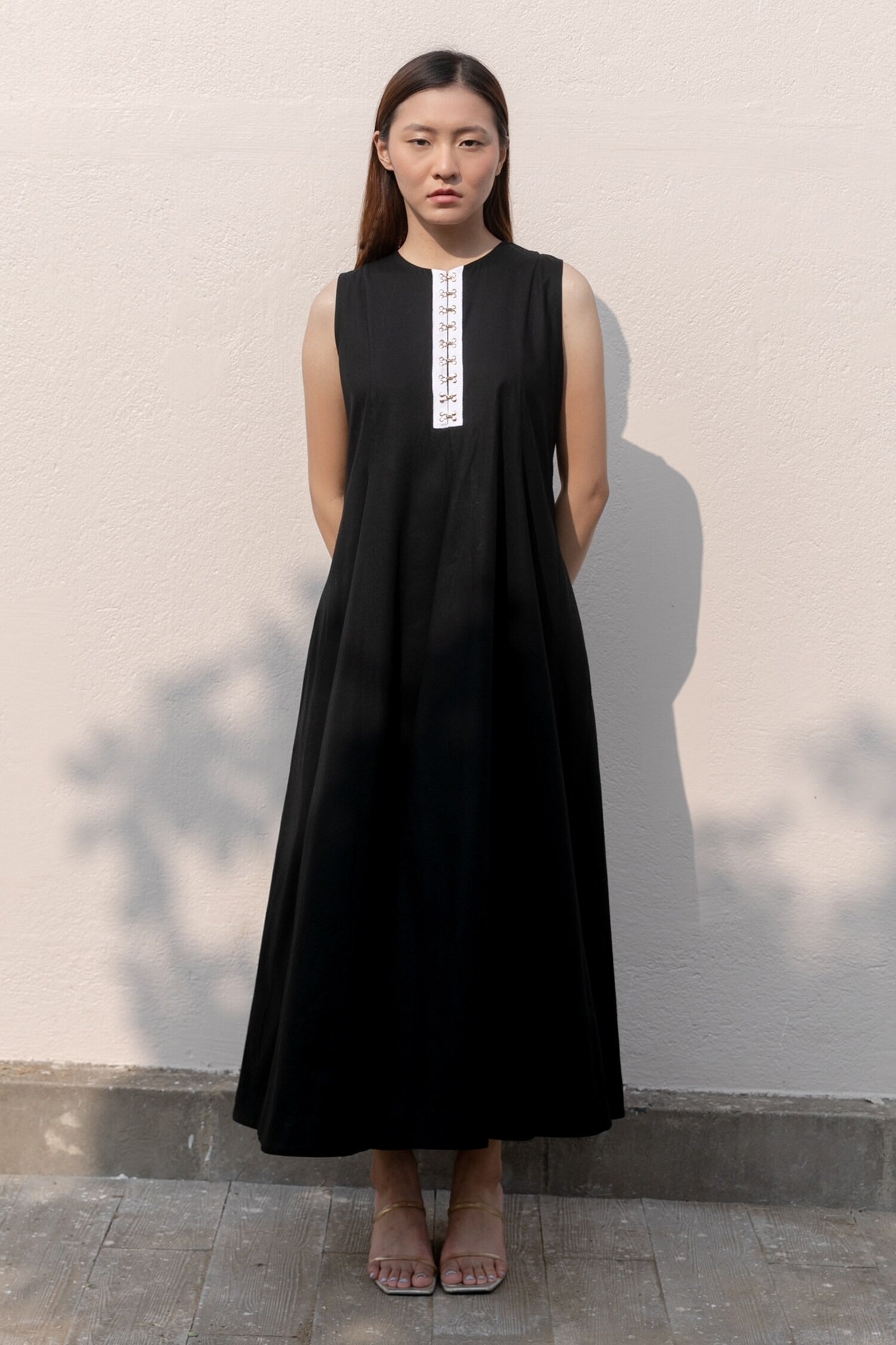 Black Cotton Round Neck Flowy Maxi Dress for Women